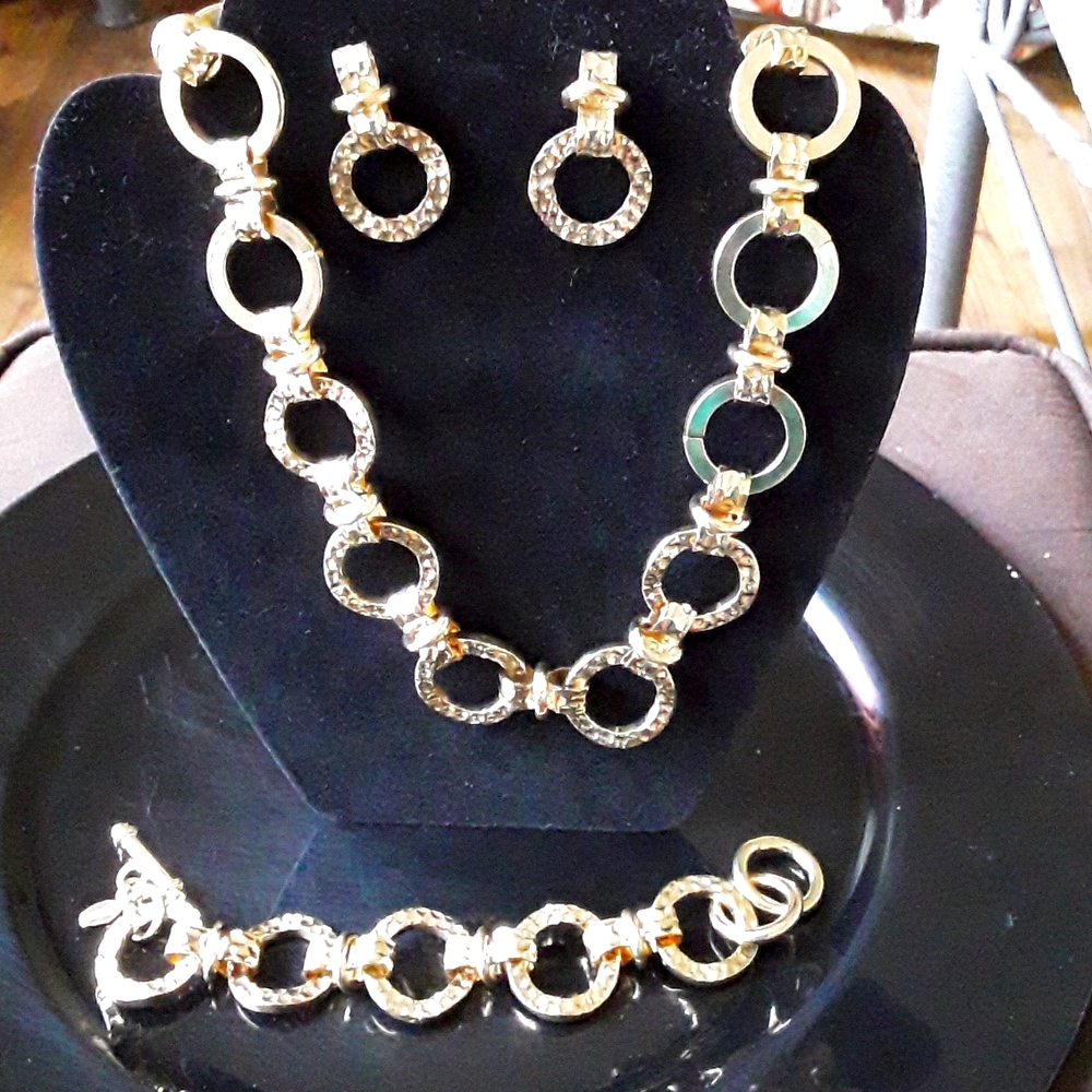 Traci Lynn Fashion Necklace Set